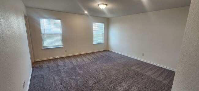 Building Photo - 5-Bedroom 3-Bathroom Home Walking distance to USAA and just mins from Medical Center and UTSA