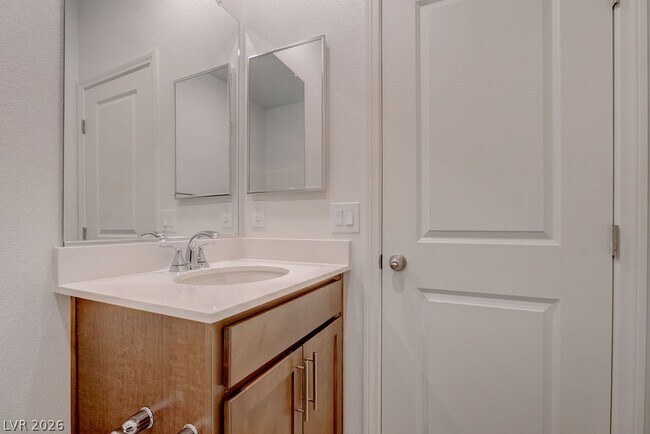 Building Photo - 2744 Tricase St