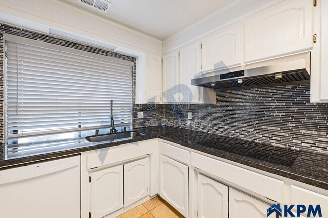 Building Photo - 9146 Blue Fox Way