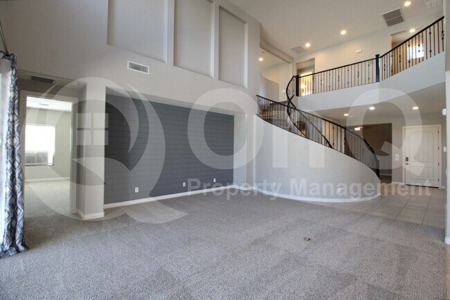 Building Photo - 4247 E Comstock Dr