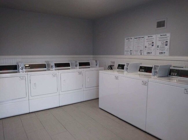 Building Photo - 540 Regal Heights Dr