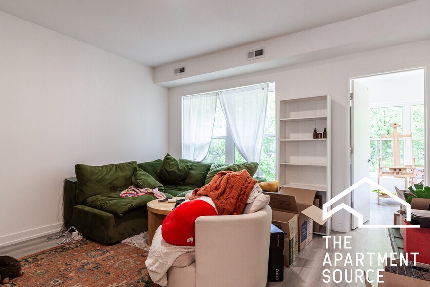 Building Photo - 4939 N Saint Louis Ave