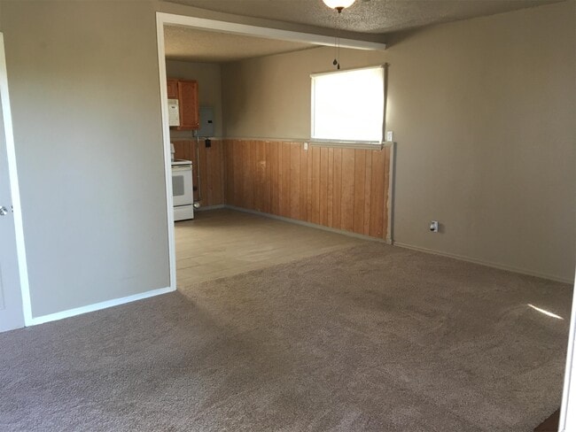 Building Photo - 1410 E Pitman Ave