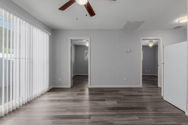 Building Photo - Villas on 4th Tempe