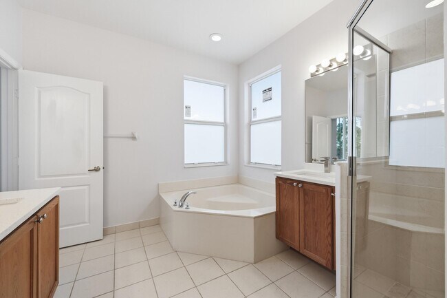 Building Photo - 5601 Spanish River Rd