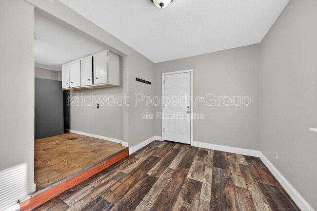 Building Photo - 3219 Royalton Ave