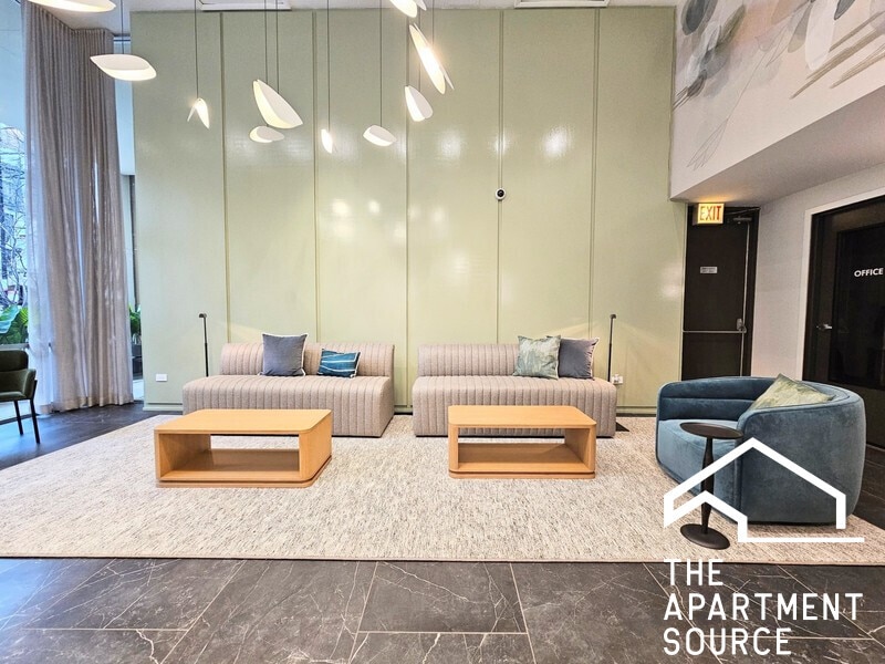 Building Photo - 1365 N Dearborn St