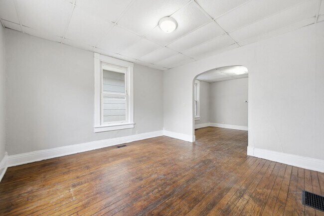 Building Photo - Charming 2-Bedroom, 1-Bath Home with Recent Updates!