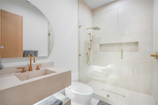 Building Photo - 1736 Cox Rd