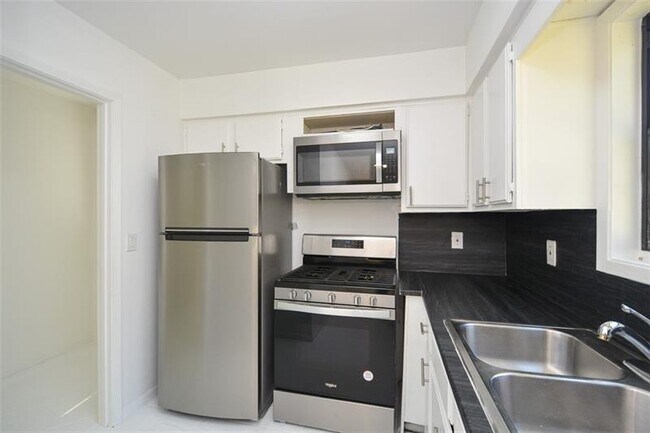 Building Photo - 160 Timber Creek Ln SW