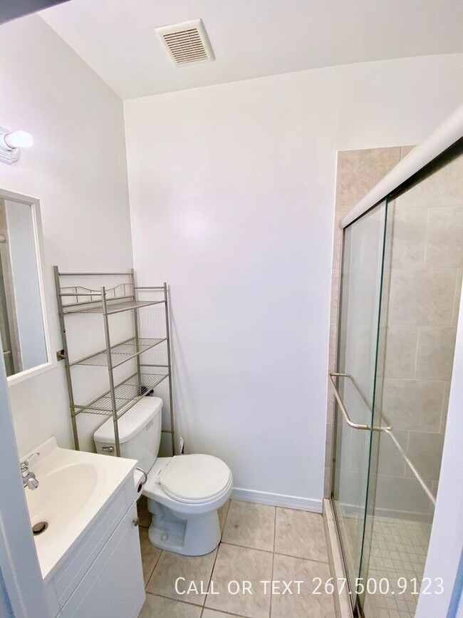 Building Photo - Beautiful Cozy One Bedroom Two Bedroom Apa...