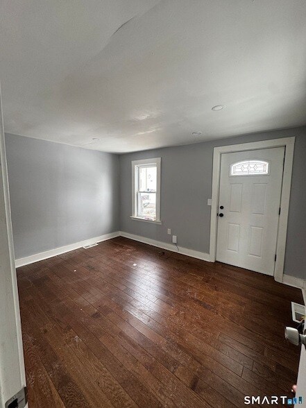 Building Photo - 32 Alstrum St