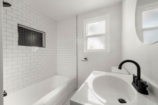 Building Photo - 5852 Interceptor St