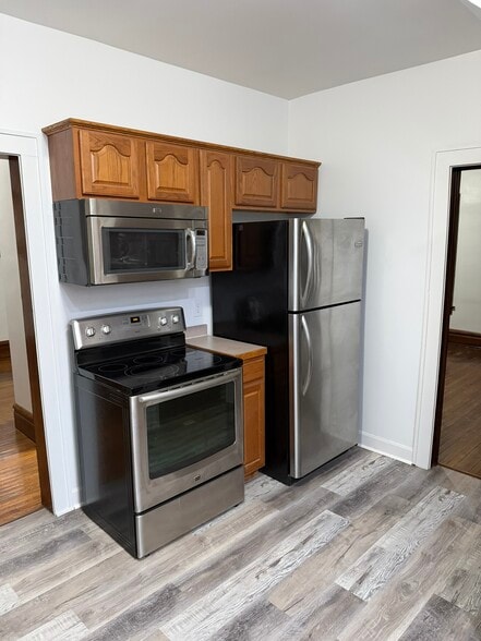 Building Photo - 594 N 21st St