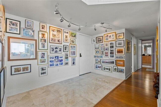 Building Photo - 644 Island Way