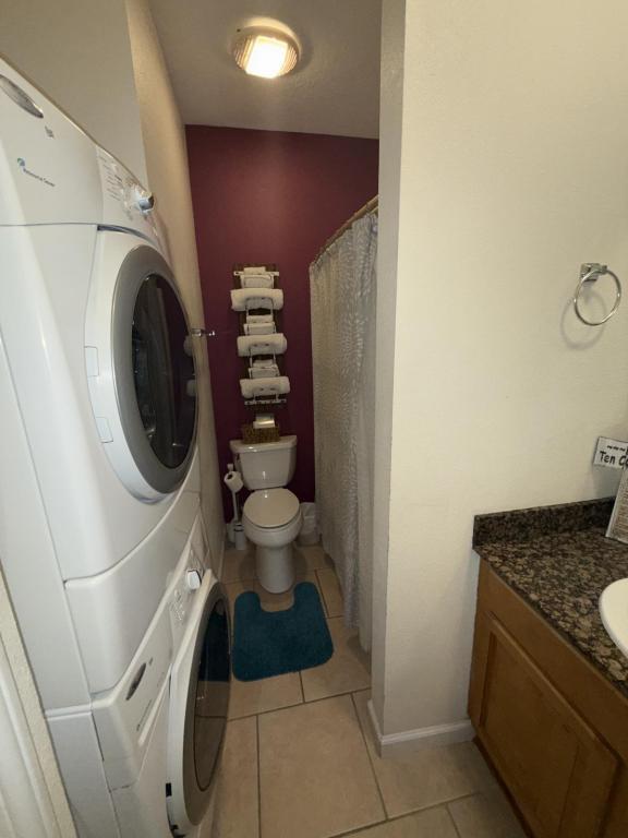 Building Photo - 1131 Century Oaks Dr