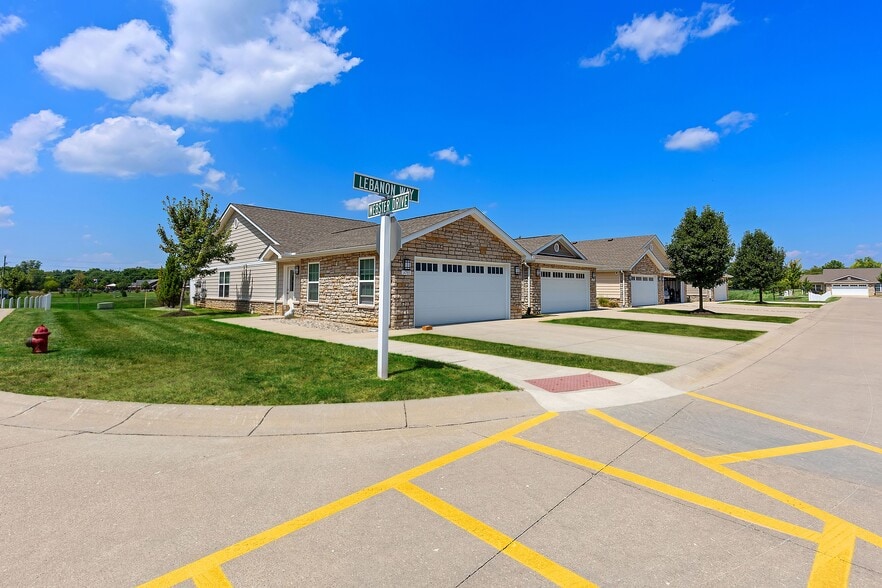 Building Photo - Redwood Noblesville Webster Drive