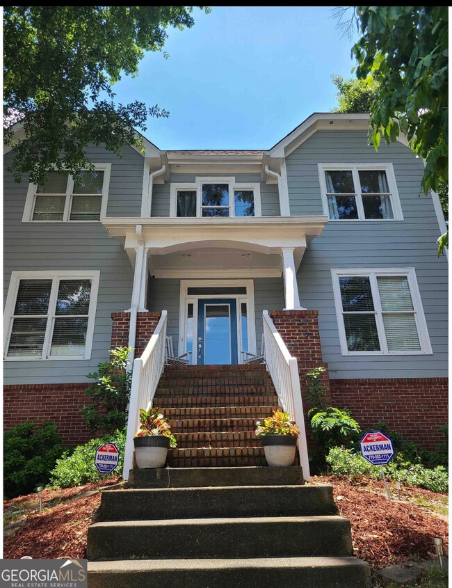 Primary Photo - 2174 Whittier Pl NW