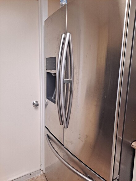 Building Photo - 811 Granite Rd