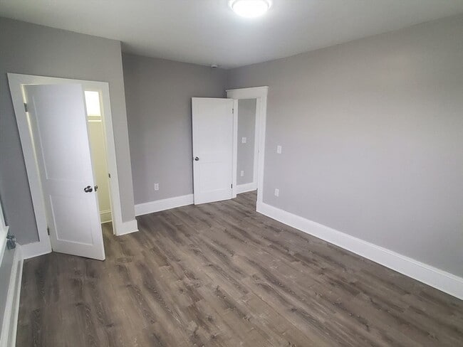 Building Photo - 738 Washington St