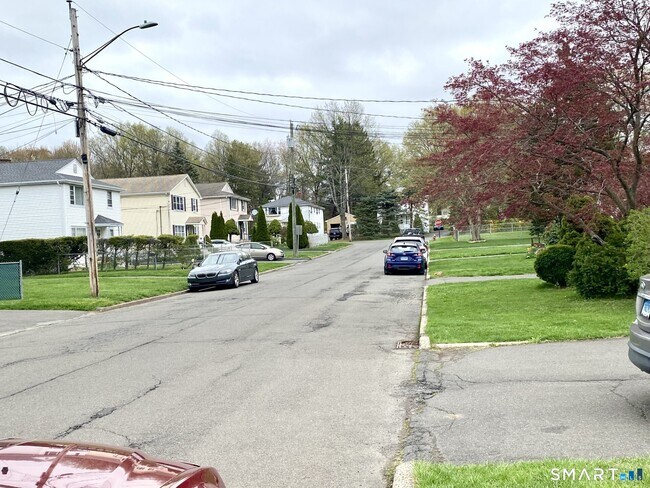 Building Photo - 119 Carroll St