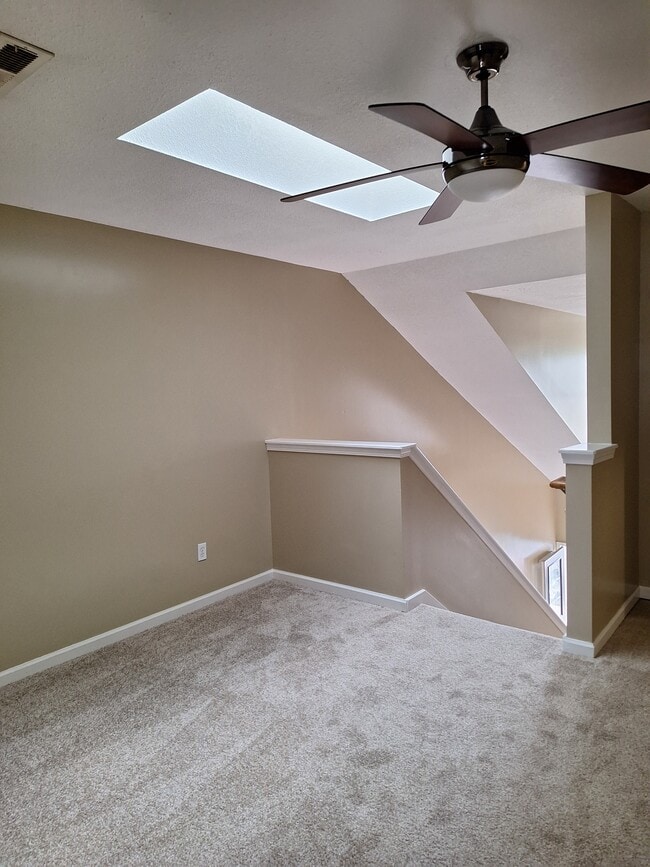 Building Photo - 994 N Findley St