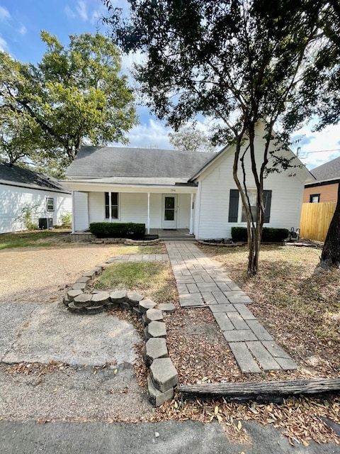 Building Photo - 1914 Ross Ave