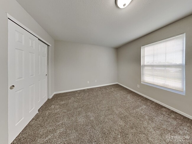 Building Photo - 3007 W Longbranch Dr