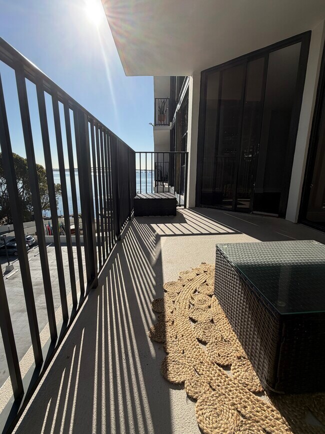 Building Photo - 1865 Brickell Ave