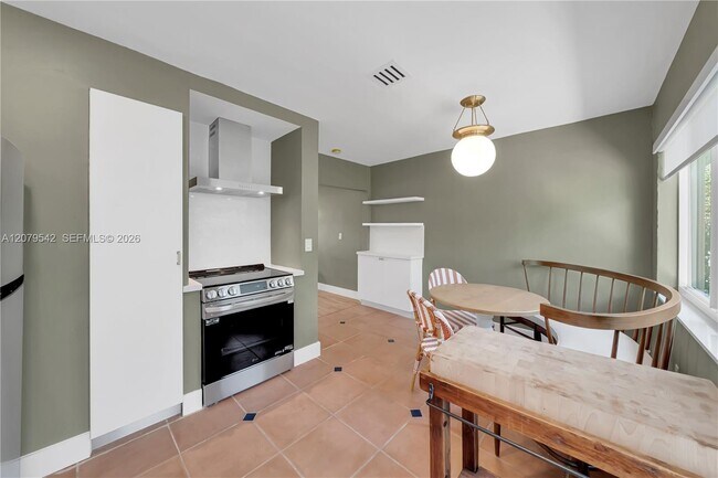 Building Photo - 3145 Segovia St