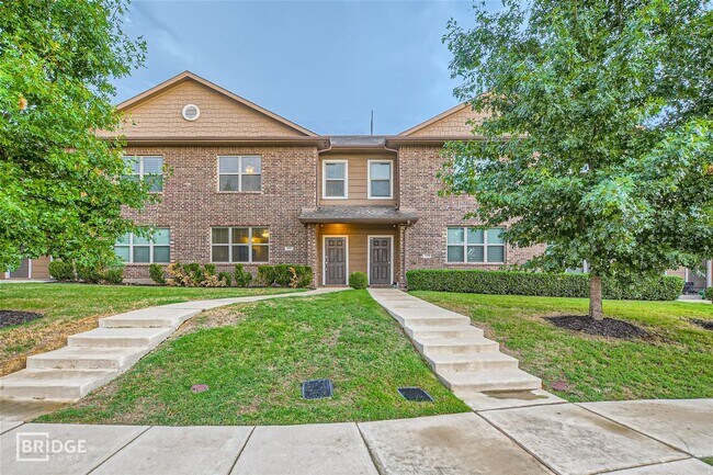 Primary Photo - 1313 Lakecrest Ln