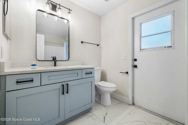 Building Photo - 1126 Ruby St SE