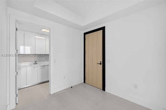 Building Photo - 153 N Seabreeze Blvd