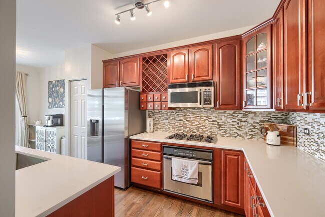 Building Photo - 5630 Cambridge Way
