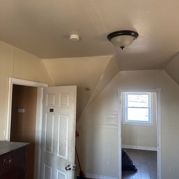 Building Photo - 4914 Plover Ave