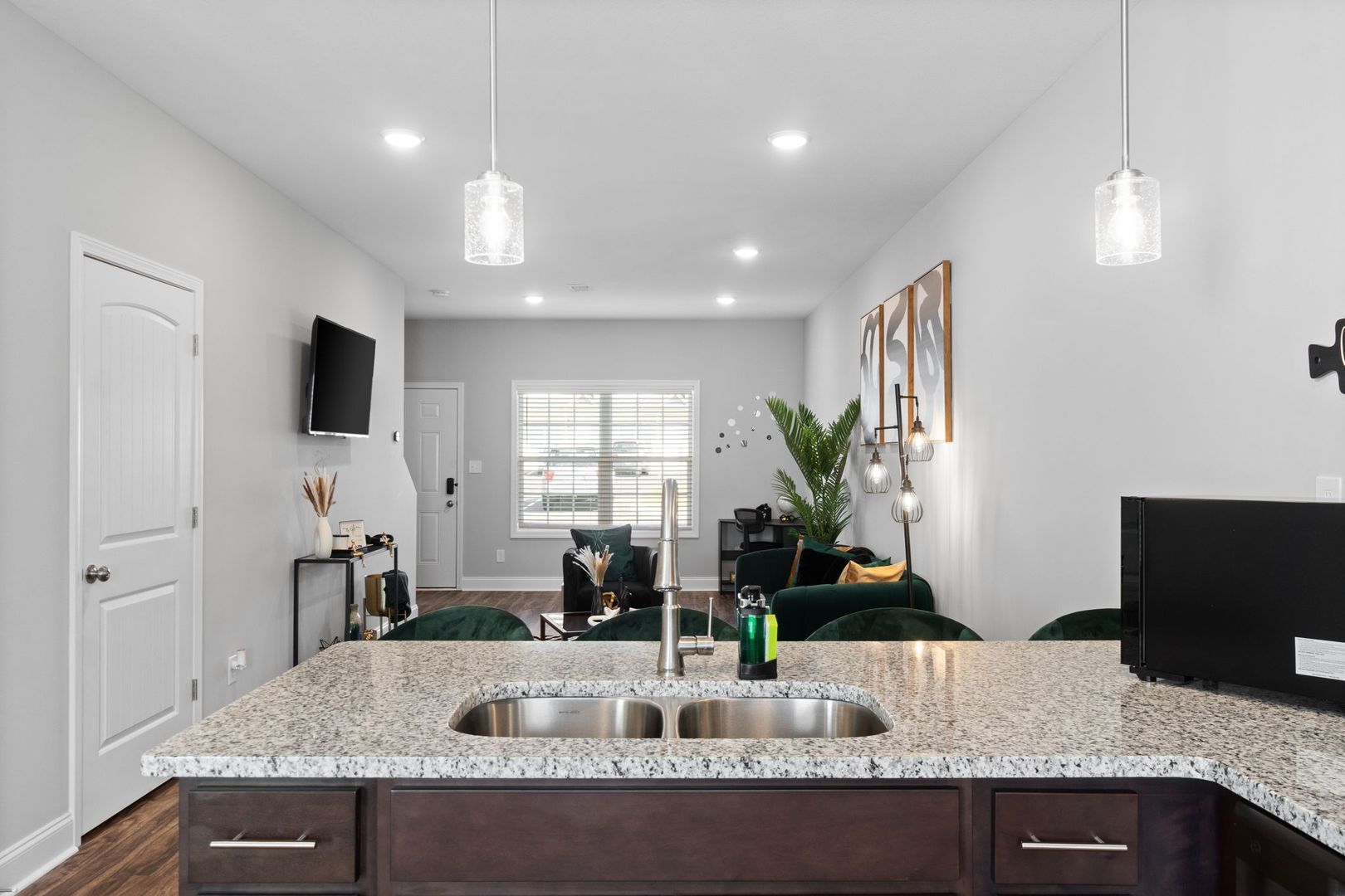 Building Photo - 541 New S Dr