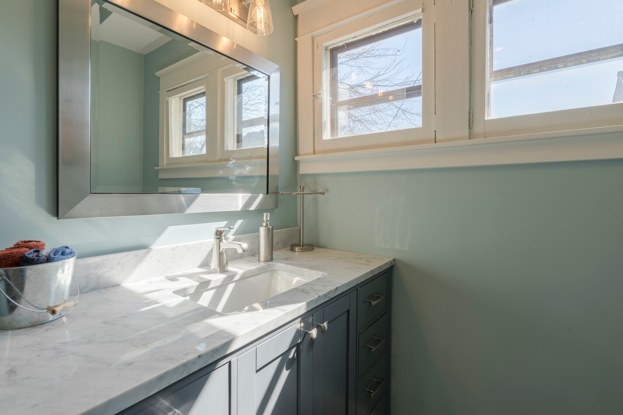 Building Photo - 552 Union Ave SE