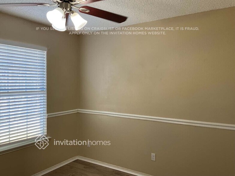 Building Photo - 2207 Bennington Dr