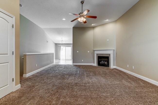 Building Photo - 2915 Sandy Ln