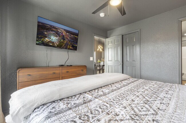 Building Photo - 34 Golfshores Dr