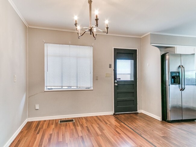 Building Photo - Cute Duplex + Heart of OKC