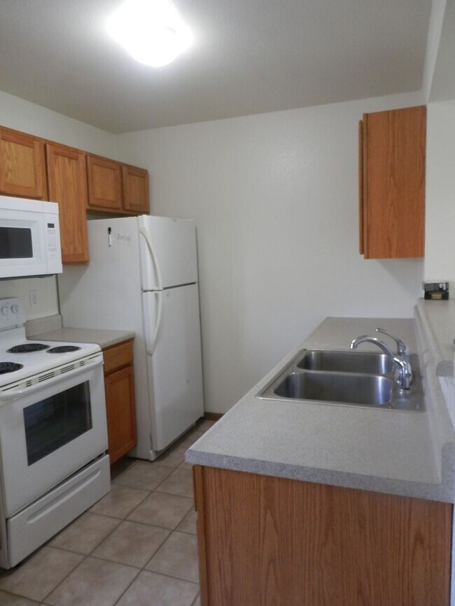 Building Photo - 5709-5711 Canaveral