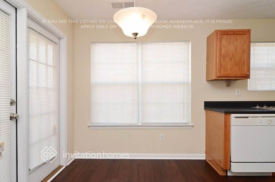 Building Photo - 8119 Valley Ridge Dr
