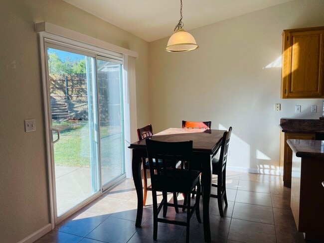 Building Photo - 5106 Camanche Way