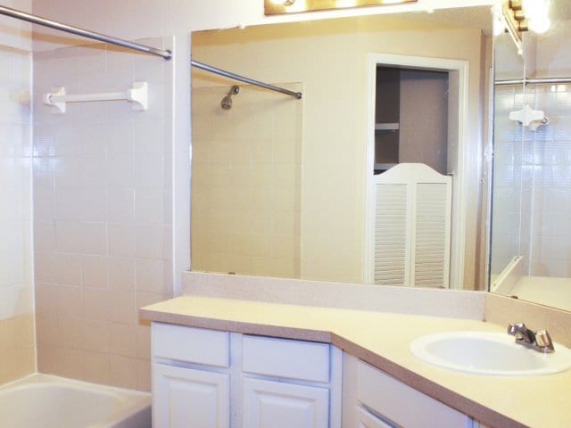 Building Photo - 1266 Taylor Draper Ln