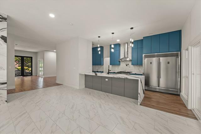 Building Photo - 7103 Blythdale Dr