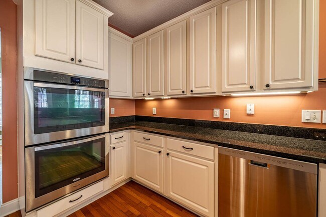 Building Photo - 3135 Lariat Ridge Dr
