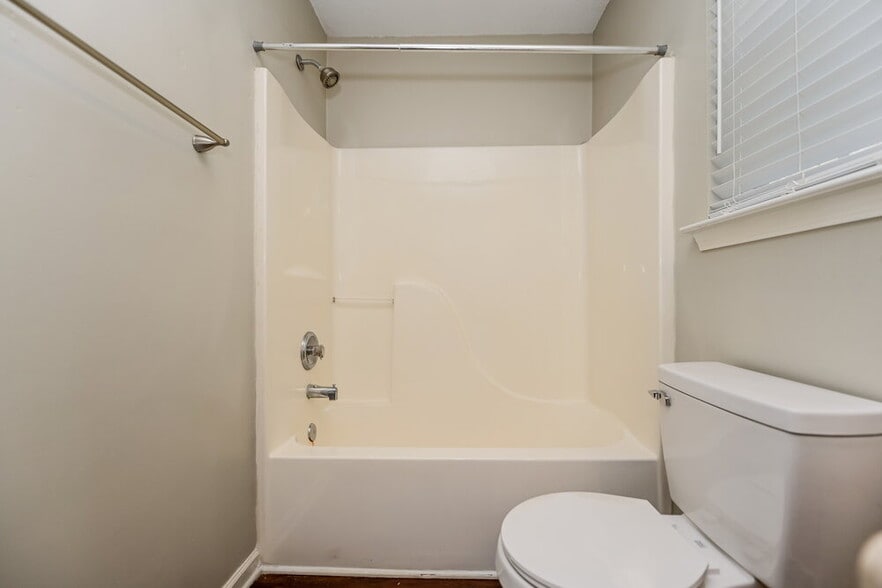 Building Photo - 128 Lossie Ln