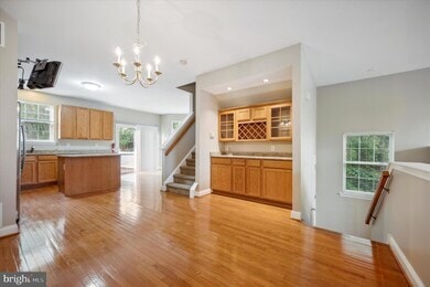 Building Photo - 434 W 5th Ave