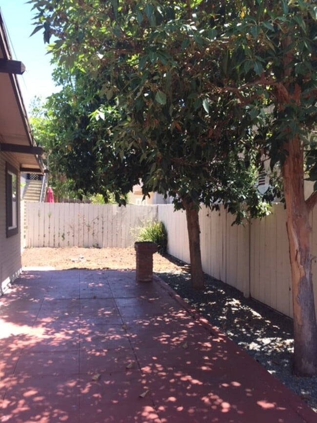 Building Photo - 3685 Arizona St